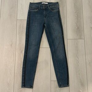 Zara Mid Rise Ankle Skinny dark Blue Stretch Denim Beaded Side Stripe Jeans Sz 2